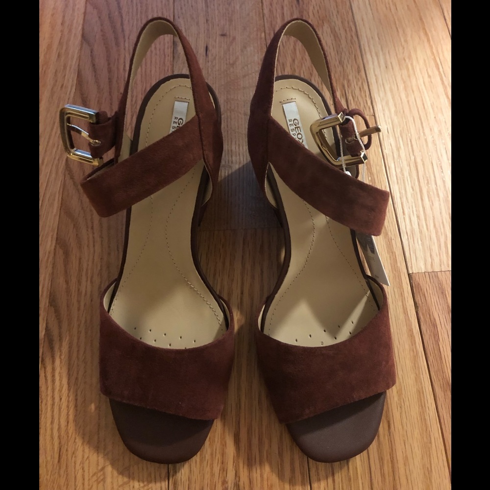 Geox NWT sandals